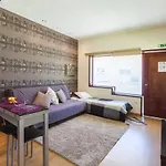 Pool & Sea Oporto 에스피뇨