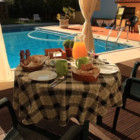 Δωμάτια σε οικογενειακή κατοικία Pool & Sea Oporto