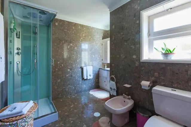 Pool & Sea Oporto 홈스테이 에스피뇨